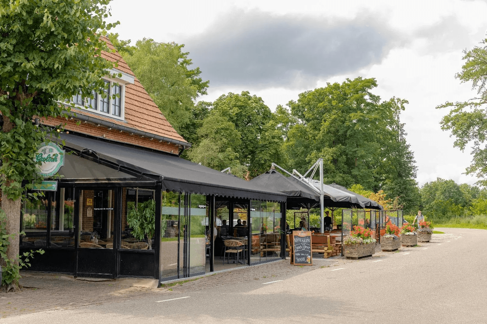 Voorterras zijgevel