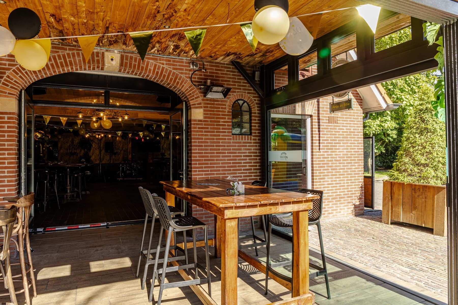 Onderschoer entree